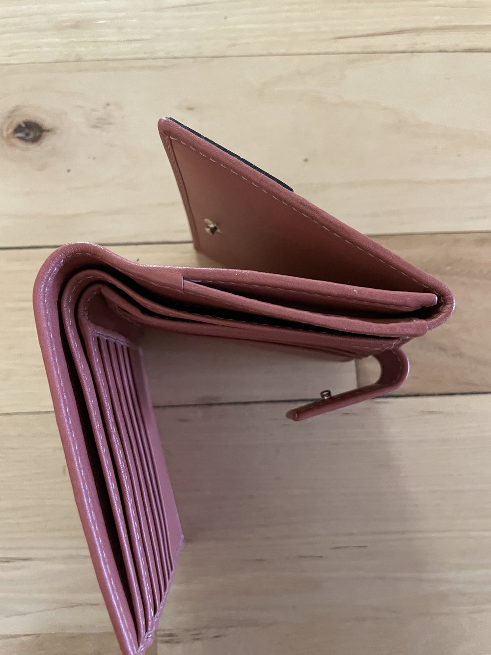 Gucci Beige Monogram Canvas Bifold Wallet with Pink Trim - Picture 8 of 10
